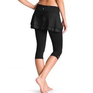 Athleta Split Time 2 in 1 Capri Skort- Black